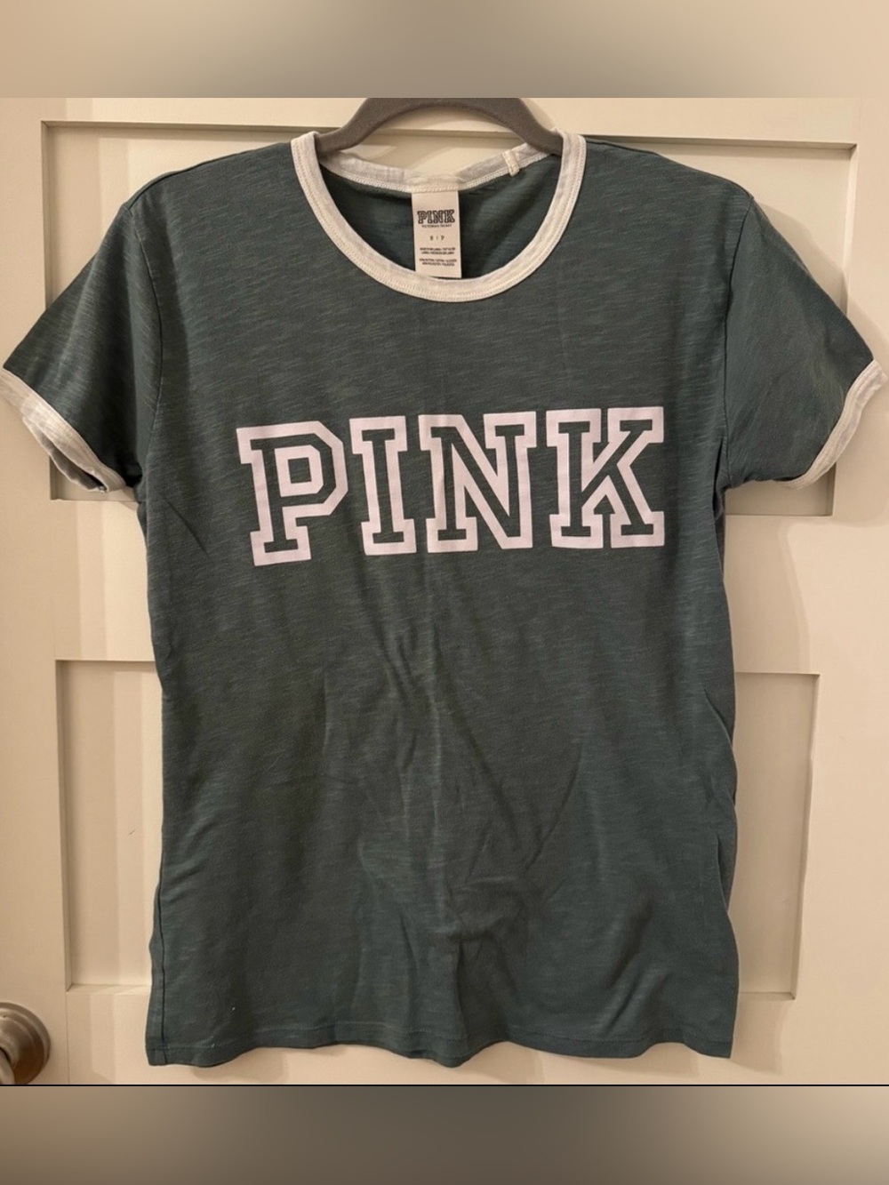PINK Victoria's Secret Women’s Retro-style T-Shirt!